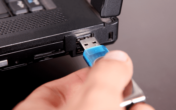 USB隨身碟的安全性 - USB隨身碟客製 這個細化的內容規劃涵蓋了USB隨身碟安全性的多個方面,從數據加密到物理保護,再到雲備份。這樣的結構可以幫助讀者全面了解如何保護自己的USB隨身碟和其中的數據。 客製 - USB隨身碟客製 USB隨身碟的安全性